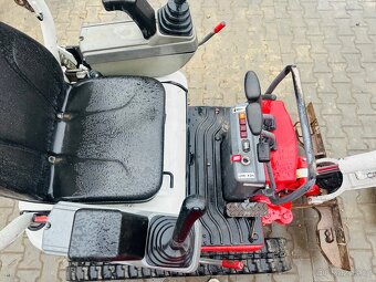 Pásové rypadlo Takeuchi TB 210 - 7