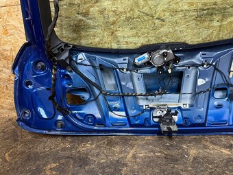 VÍKO KUFRU PÁTÉ DVEŘE AUDI A1 8X LX5Q - 7