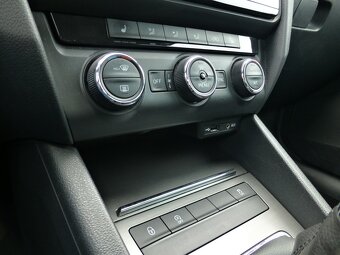 Škoda Octavia combi 2.0 TDI 110kw, R. 2017, pohon 4x4 - 7
