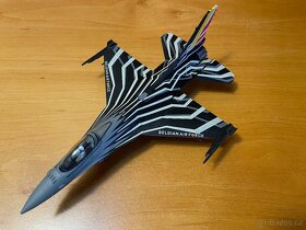 F-16 falcon - model letadla 1:72 - 7