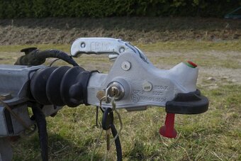 Přívěs pro přepravu koní - 7