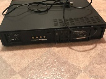 VHS videorekorder Fisher s vadou - 7