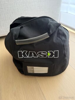 BILA HELMA KASK vel. 56 Swarovski kaminky - 7