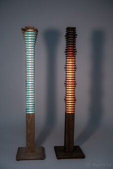 Ručně vyráběná dřevěná lampa z jasanu – design, atmosféra, t - 7