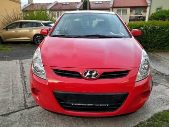 Hyundai i20 1.2i 57kW 2011 naj.157tis. NOVÁ STK - 7