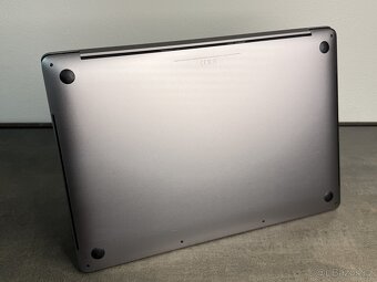 MacBook Pro 16'' 2019 / i7 / 16GB / 512GB SSD / Space Gray - 7