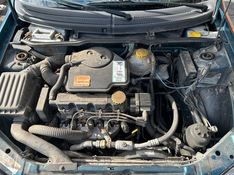 Opel Corsa 1,4i 44kW r.v.1997 najeto 175tis.km - 7