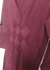 69,- Kč za balíkovnu. Elegantní zateplené šaty. L 40 12. - 7