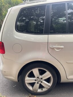 PRODÁM VEŠKERÉ NÁHRADNÍ DÍLY VW TOURAN 2012 - 7