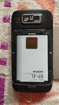 Nokia E72 - 7