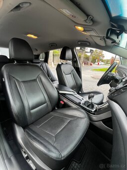 Hyundai i40 Premium 1.7 CRDi – plná výbava, 2 sady kol - 7