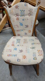 Masivní rohová lavice +2x židle + rozkládací stůl - 7