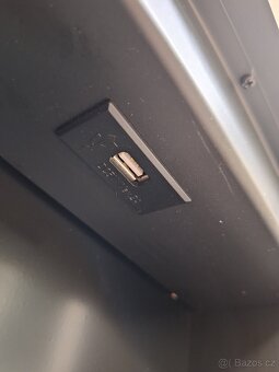 Zrcadlová skříňka černá - LED osvětlení, odmlžení, USB - 7