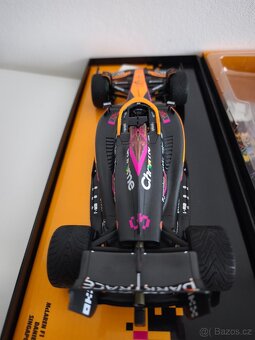 F1 McLaren MCL36 GP Singapur 22 Ricciardo Minichamps 1:18 - 7