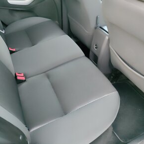 Ford Kuga, 120KW,4X4,130T.KM,KRÁSNÁ,1.MAJ - 7