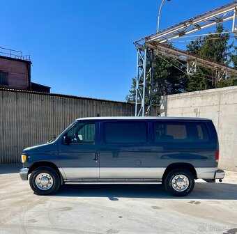 V10, Ford E350, obsah 6,7 litru, 7 místné - 7
