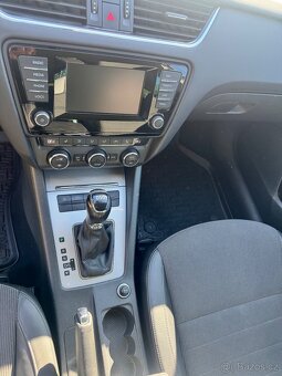 Octavia 3 COMBI 2.0 TDI 110kW ELEGANCE XENONY DSG - 7