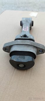Silentblok drzak motoru Kia Xceed ceed Hyundai i 21810-J7200 - 7