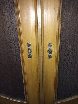 Starý masivní prádelník, skříň - 7