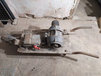 Elektromotor Sousedík na podvozku - 7