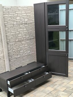 Prodám knihovnu a TV stolek IKEA - 7