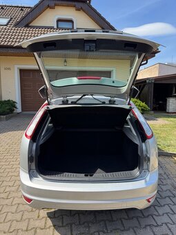 FORD FOCUS 1,6 16V - 7