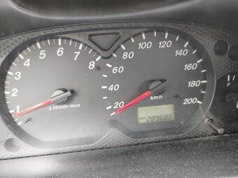 Mazda tribute celek 10 tis možne jen dily - 7