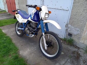 Suzuki DR 600 - 7