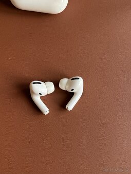 Apple AirPods Pro 1 - 7