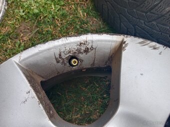 Sada zimních pneumatik Nokian 195/65 R15 na alu kolech Škoda - 7