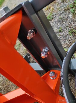 Pluh - radlice rovná, hydraulické natáčení - 7