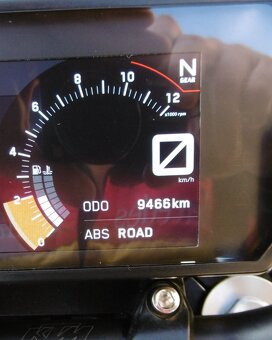 KTM DUKE 125 - 2022 - 9466km - PERFEKTNÍ STAV - 7