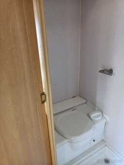 Obytný karavan-přívěs Swift Toscane 460 s pojezdem - 7