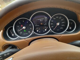 Porsche Cayenne Turbo Europe - 7