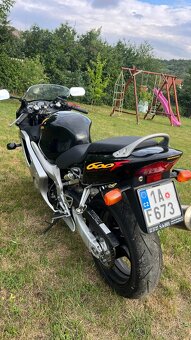 Prodám Honda CBR 600 F, druhý majitel, 14500 km - 7