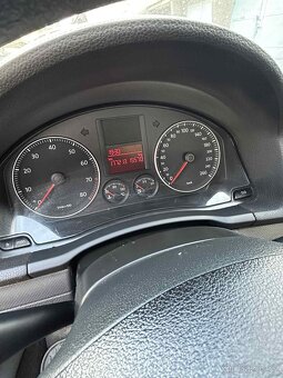 Volkswagen Golf 5 1.6 - 7