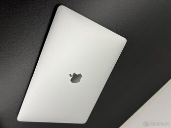 Apple MacBook Air M1 stříbrný (256 GB SSD, 8 GB RAM) - 7