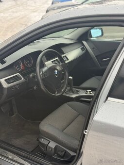 BMW 525d E60
3.0d 130 kW  Automat - 7