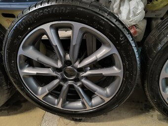 ALU kola Fiat 500 5x110 r18 Originál, pneu 6mm - 7