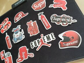 Supreme nálepky celek nebo jednotlivě - 7