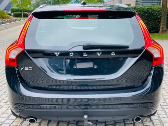 Volvo V60 2.4D5 MANUÁL VÝHŘEV KAMERA TAŽNÉ SERVISKA - 7