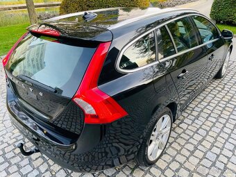 Volvo V60 2.4D5 5-VÁLEC MANUÁL VÝHŘEV KAMERA TAŽNÉ SERVISKA - 7
