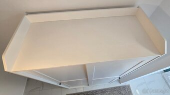 Bílá šatní skříň Ikea HAUGA - jako nová (199x118x55cm) - 7