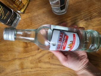 5x ukrajinská vodka + jeden rum - 7