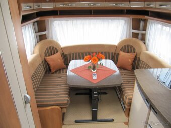 Prodám karavan Hobby 460 ufe,r.v.2010 + mover + předstan - 7