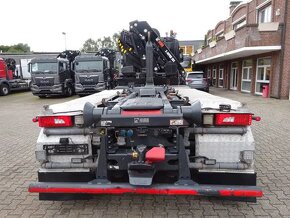 Scania R490 8x4 - nosič kontejnerů s hydraulickou rukou - 7