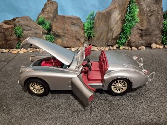 Prodam model 1:18 Jaguar XK 120 - 7