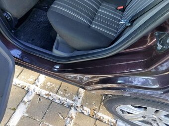 Prodám Ford Focus mk2 1.6i 16v 74kw r.v.2010 - 7