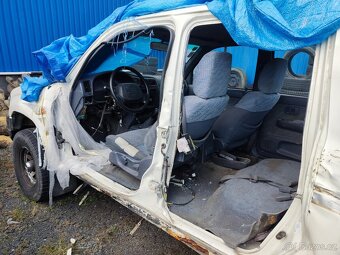 Toyota Hilux 2,4 TD. 66kw r.v 2000 - 7