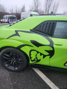 Dodge Challenger SRT 6,4 scat pack - 7